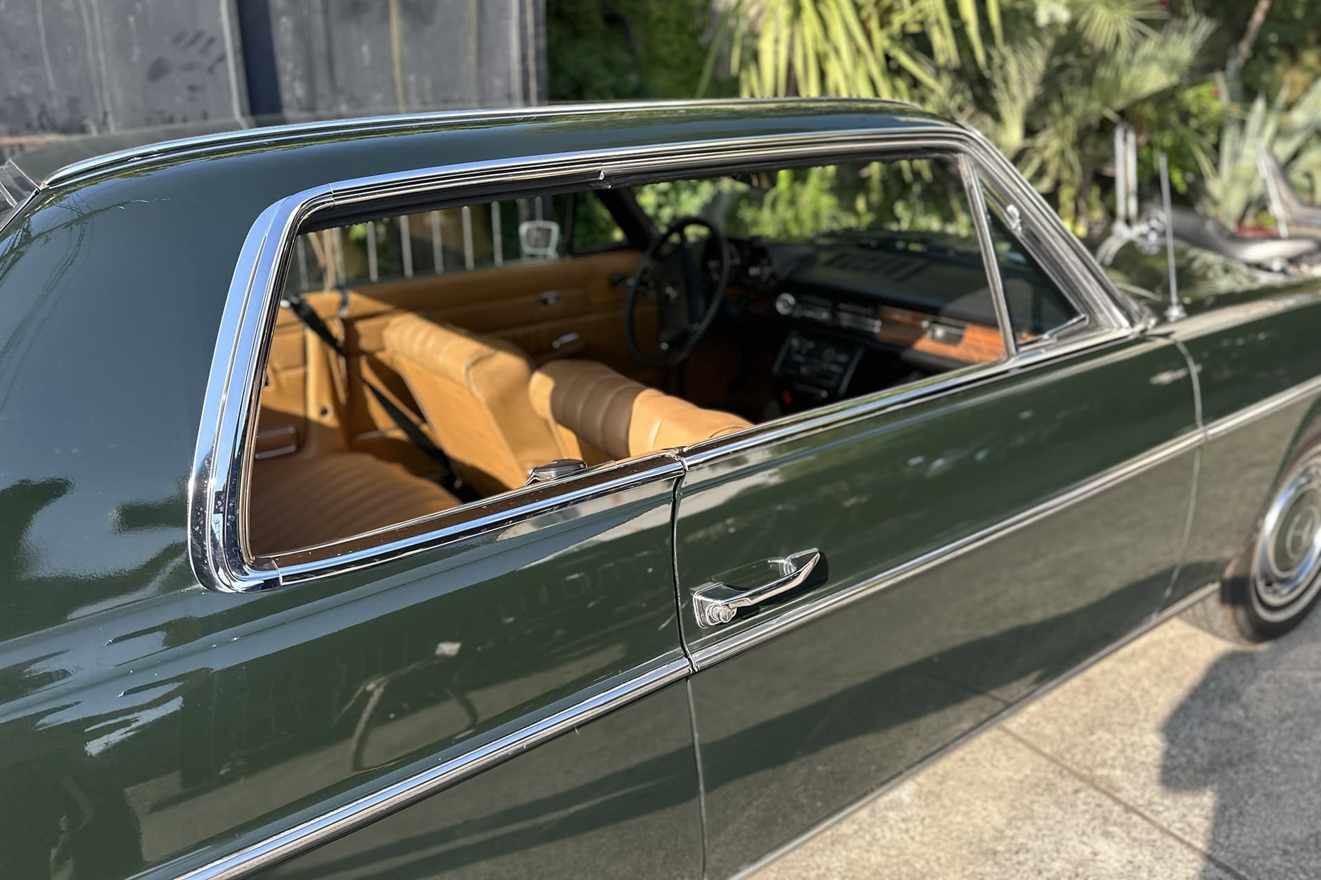 1973_mercedes-benz_w114_280c_coup_03.jpg